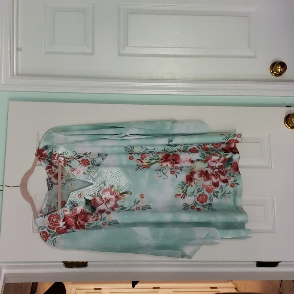 NWT JM Collection top